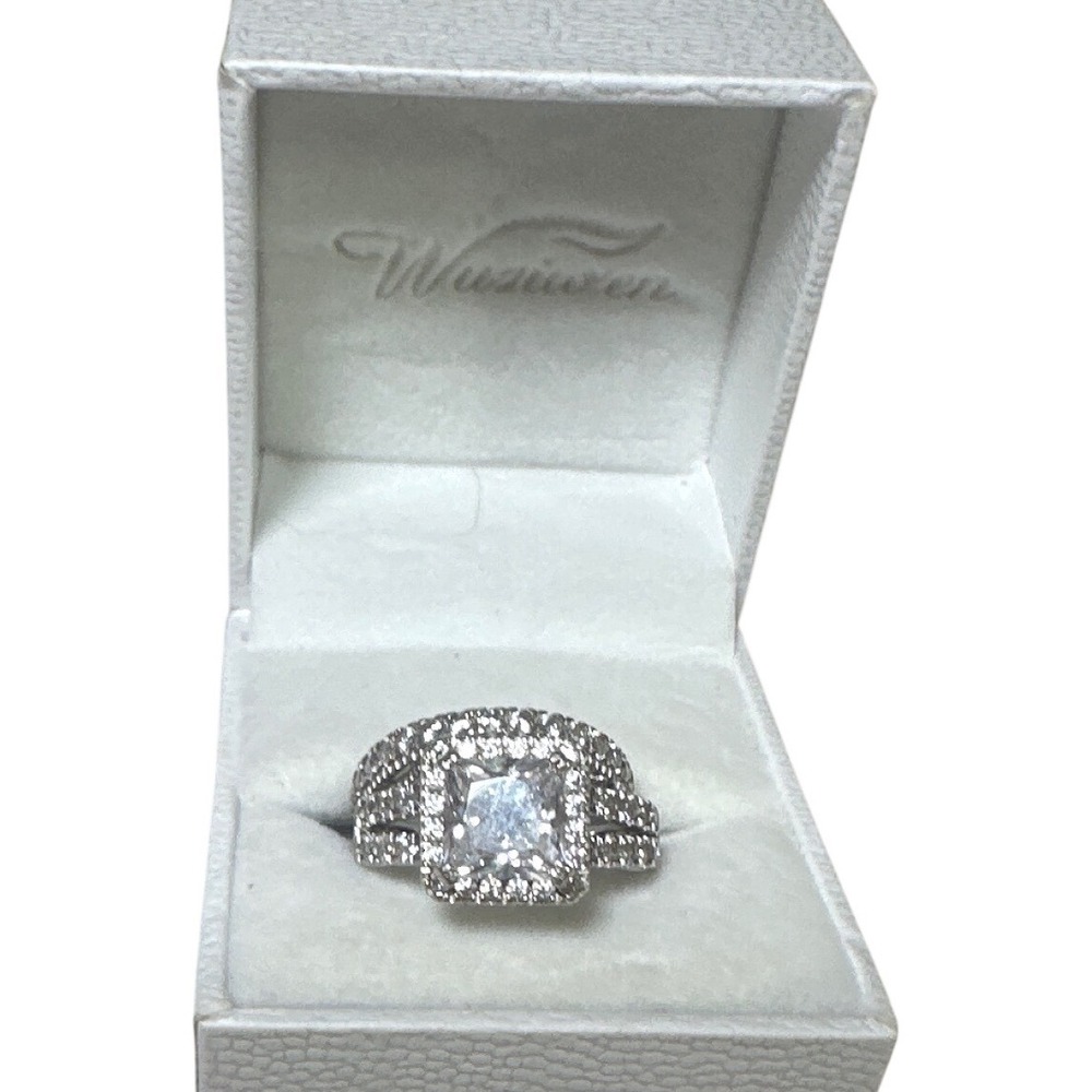 Wuziwen 925 Sterling Silver Cubic Zir Halo Wedding Ring Set Size 8 does sparkle